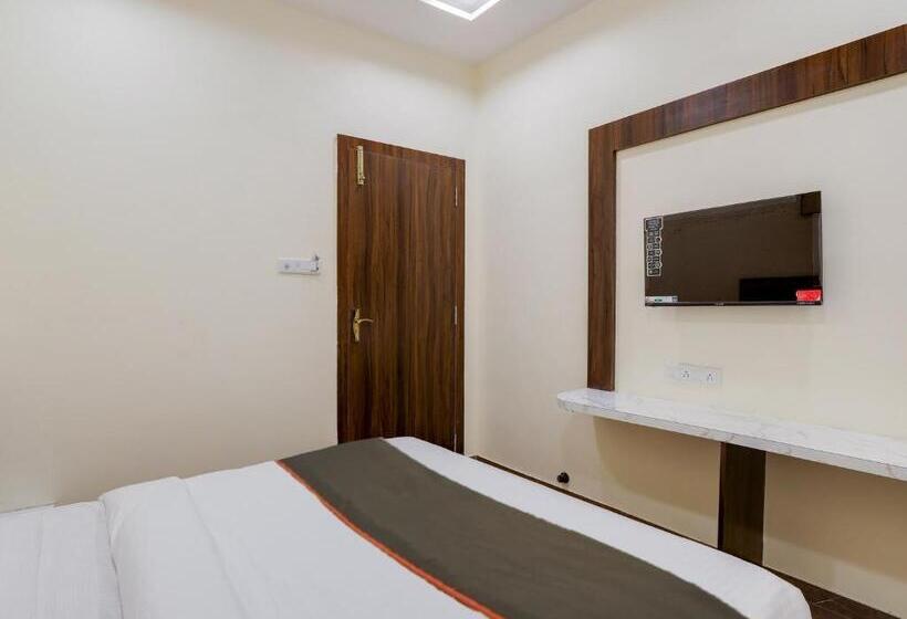 Collection O Hotel Rooms