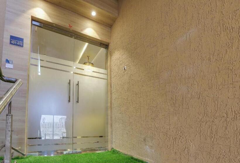 Collection O Hotel Rooms