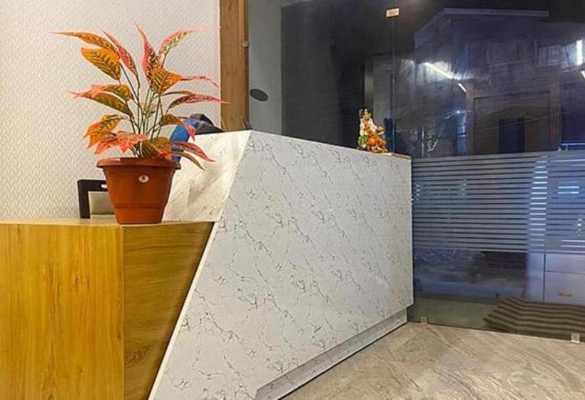 Fabhotel Flying Kiwi