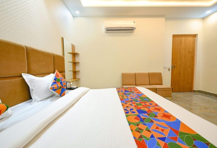 Fabhotel Flying Kiwi