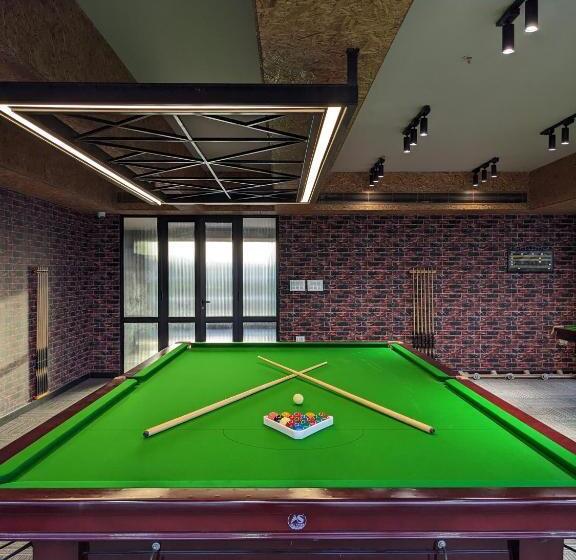 فندق All Starr Club