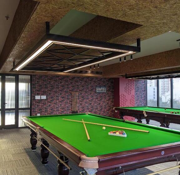 فندق All Starr Club