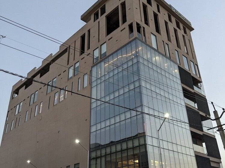 فندق All Starr Club