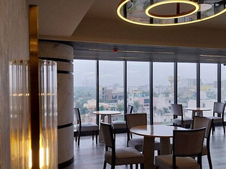 فندق All Starr Club