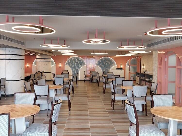 فندق All Starr Club