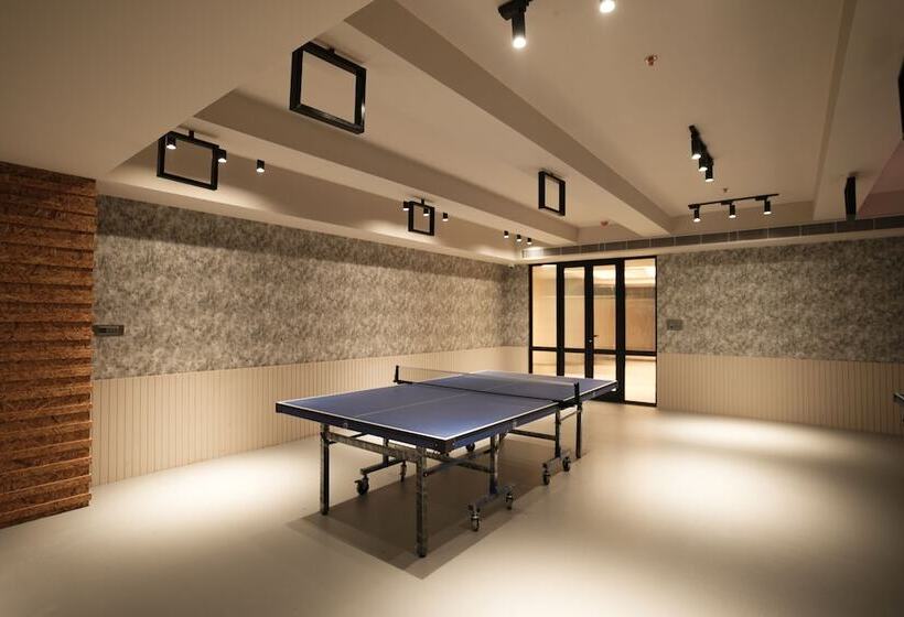 فندق All Starr Club