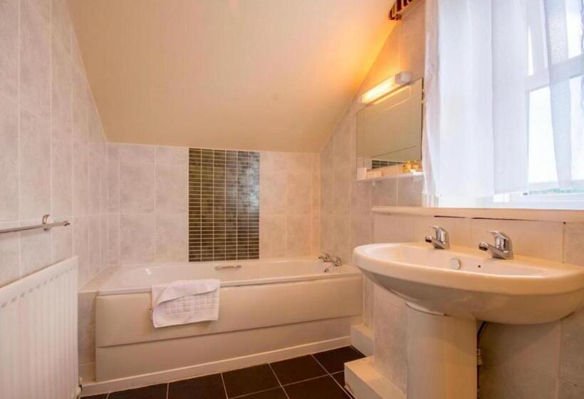 בית מלון כפרי Armstrong Manor