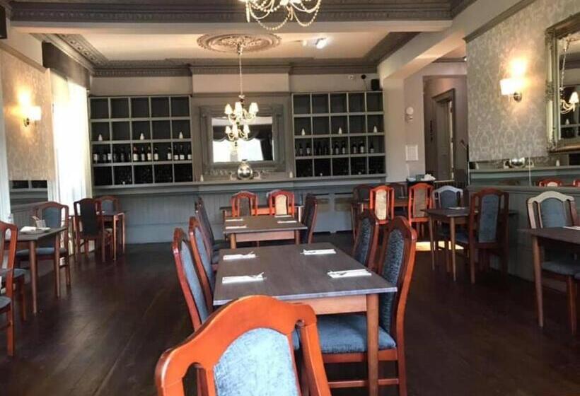 בית מלון כפרי Armstrong Manor