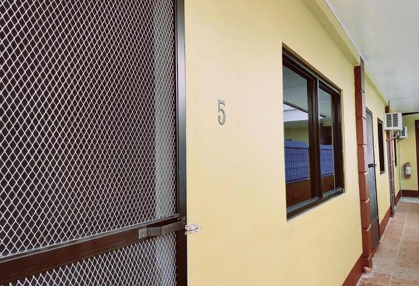 هتل Barber S Resort