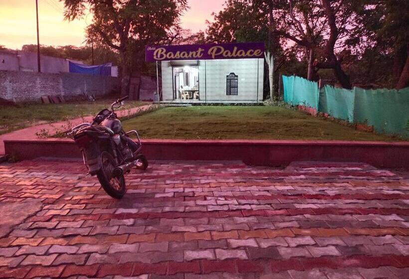 ホテル Basant Palace
