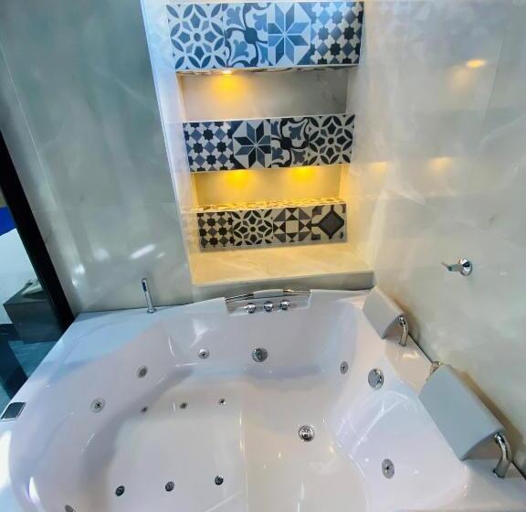 فندق Calle Real Inn