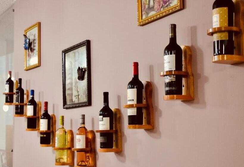 فندق Calle Real Inn