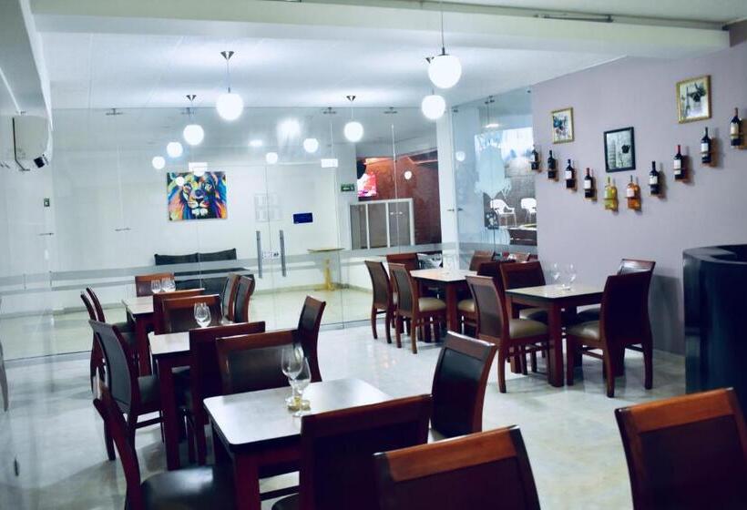 فندق Calle Real Inn