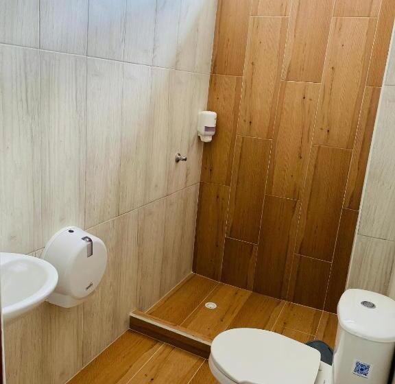 فندق Calle Real Inn