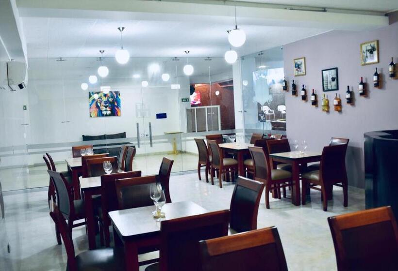 فندق Calle Real Inn