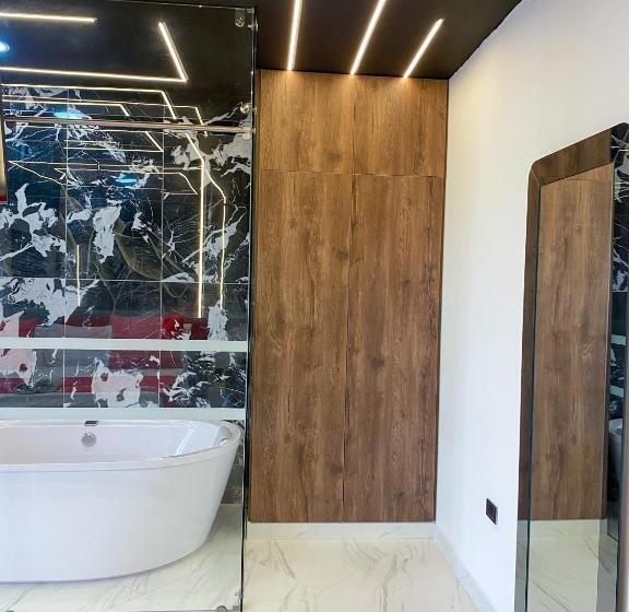 فندق Calle Real Inn