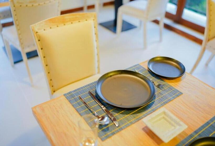 호텔 Chariot Square