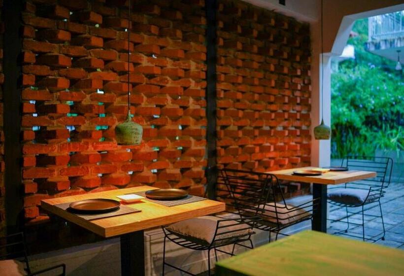 호텔 Chariot Square