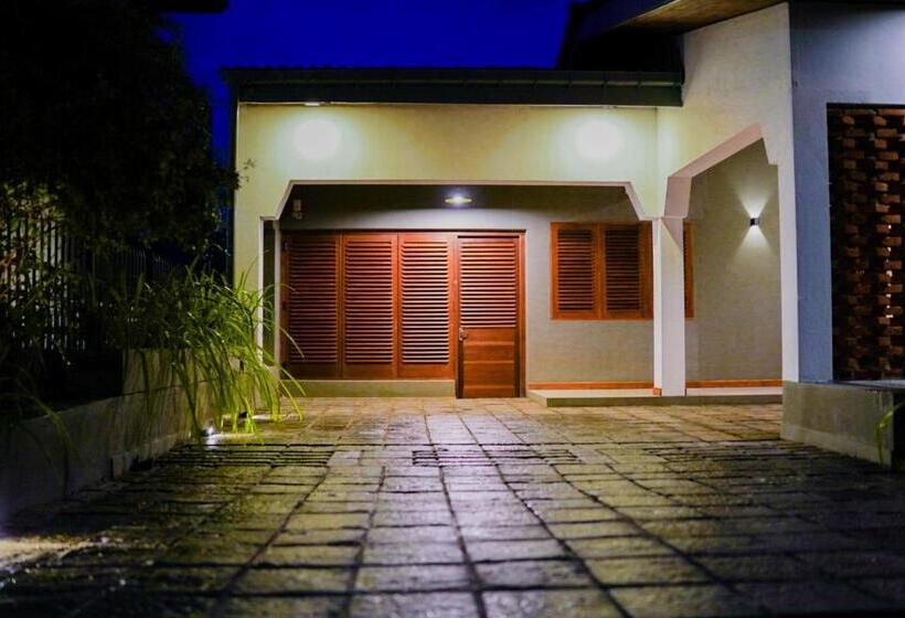 호텔 Chariot Square