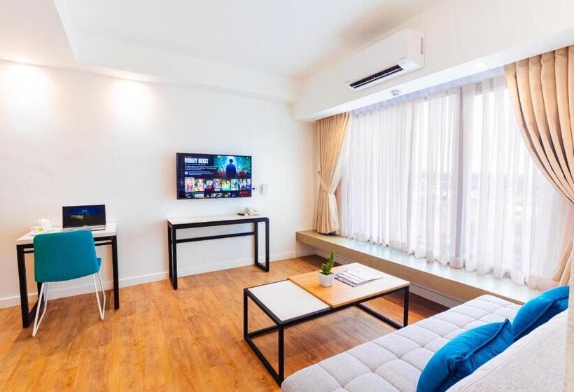 هتل Copenhagen Residences   Ormoc