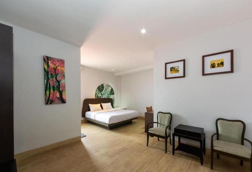 Отель Cove Matahari Senja