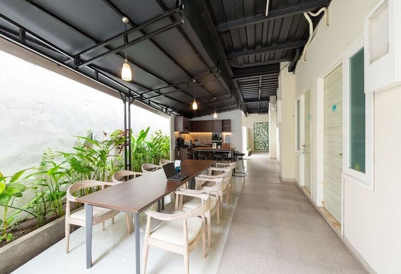 Отель Cove Matahari Senja