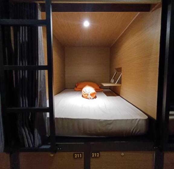 فنادق الكبسولة Autumn Living