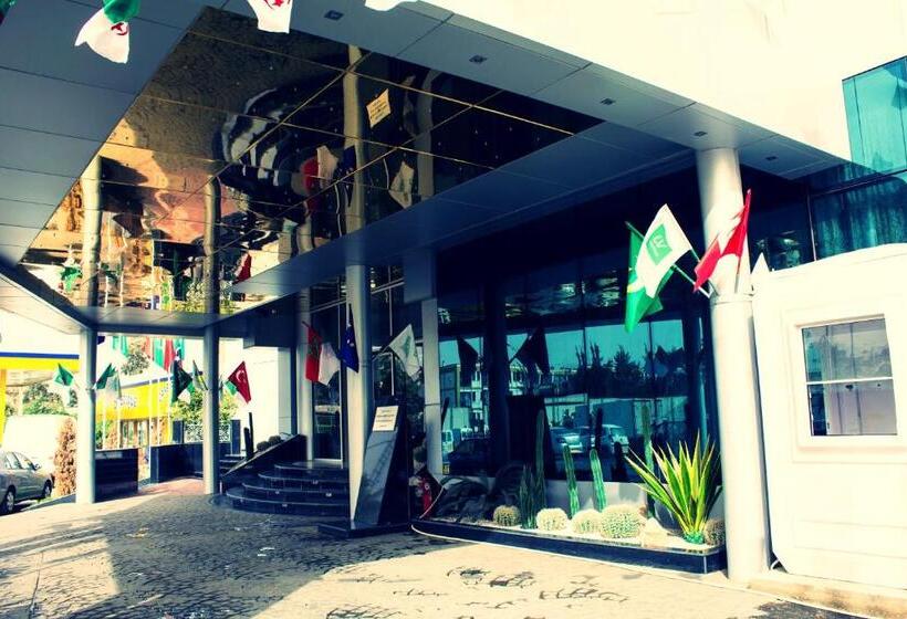 هتل De La Vallée