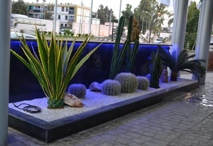 هتل De La Vallée