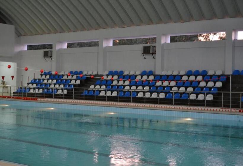 هتل De La Vallée