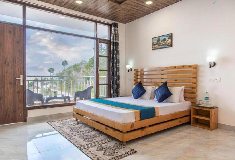 Отель Him Hilton Luxury