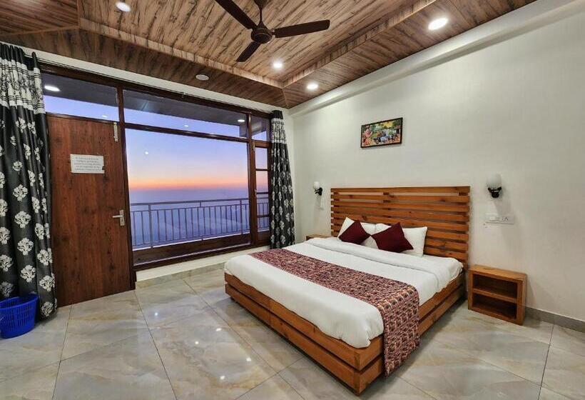 Отель Him Hilton Luxury