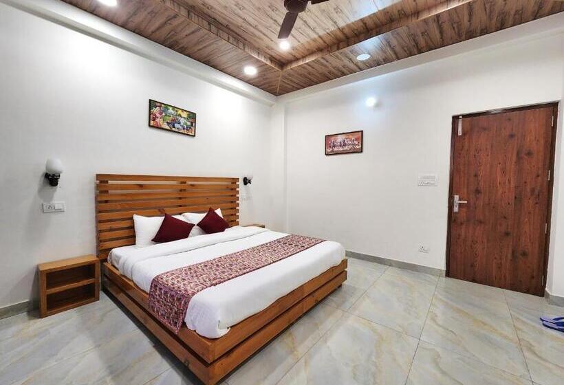 호텔 Him Hilton Luxury