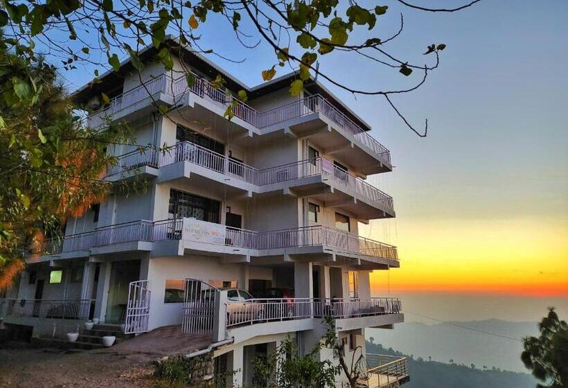 Отель Him Hilton Luxury