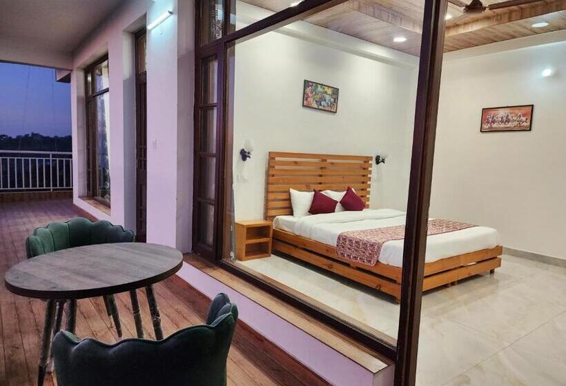 호텔 Him Hilton Luxury