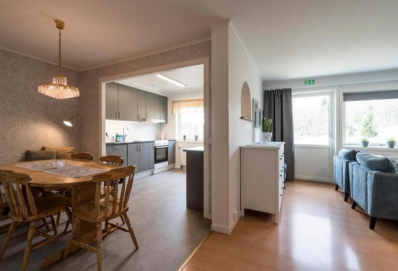 Отель Hållandsgården