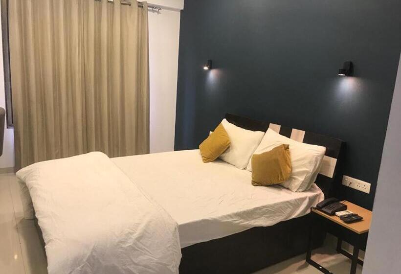 Отель Hooliv Ariana