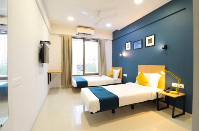 Отель Hooliv Ariana