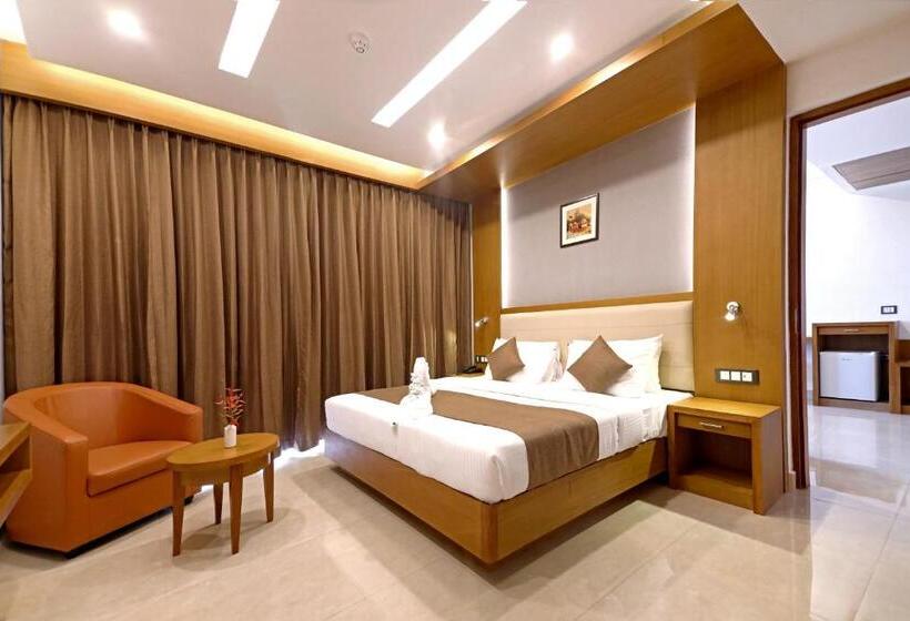 Отель Jomeriya International