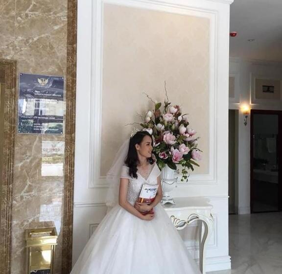 هتل Khách Sạn Quốc Tế Hilton