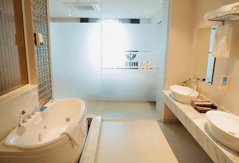 هتل Khách Sạn Quốc Tế Hilton