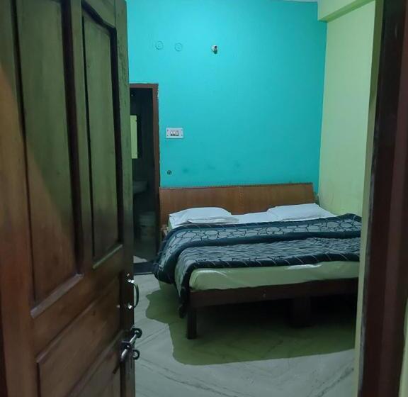 ホテル O Madhur Tourist Lodge
