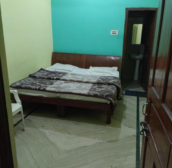 ホテル O Madhur Tourist Lodge