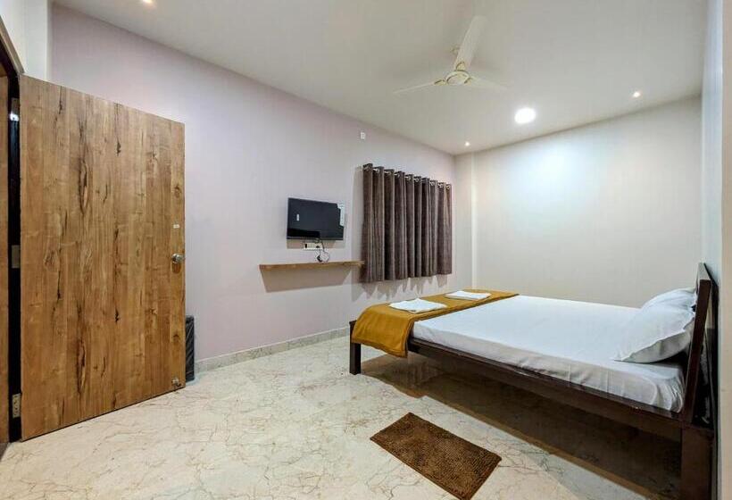 ホテル Madhusudan Executive