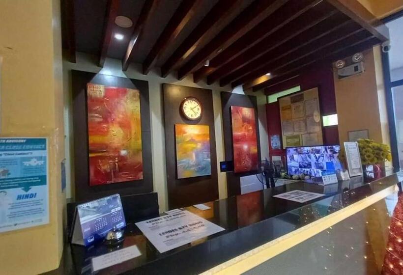 هتل Oyo 1037 Lendes Tourist Inn Main