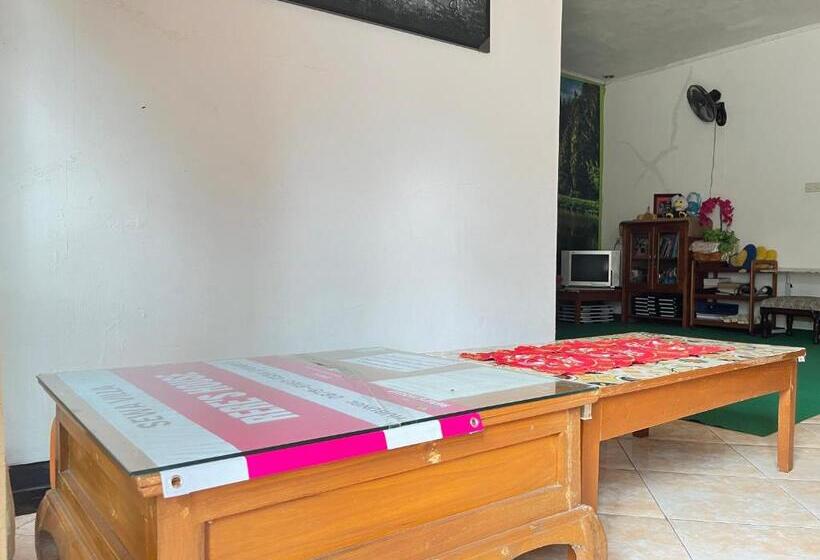 Отель Oyo 93422 Villa Tirto