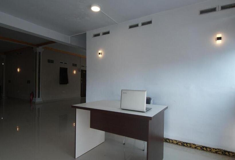 酒店 Oyo 93457 White House Syariah