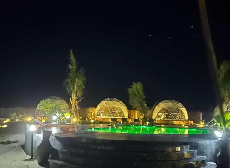 בית מלון כפרי Paradise City