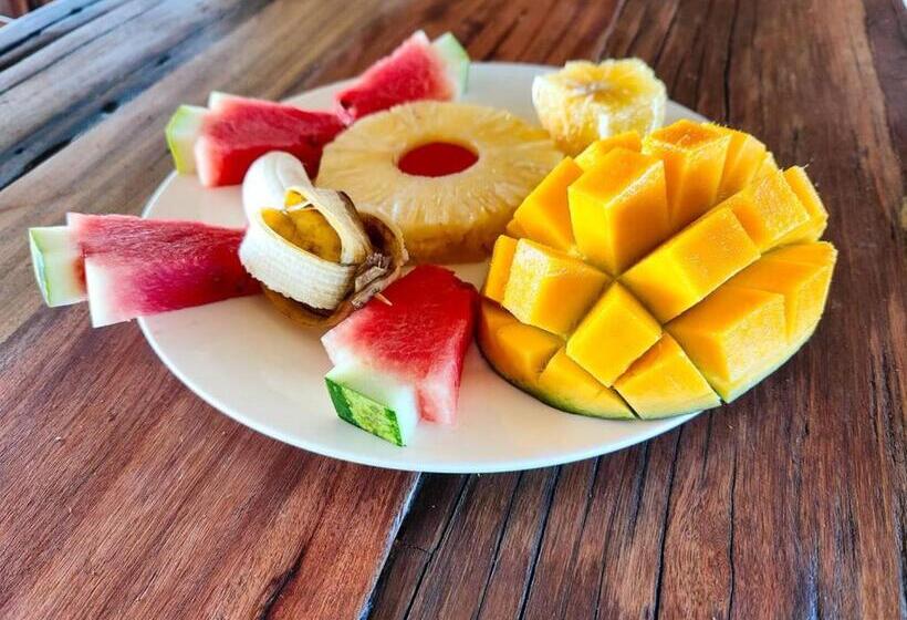 בית מלון כפרי Paradise City