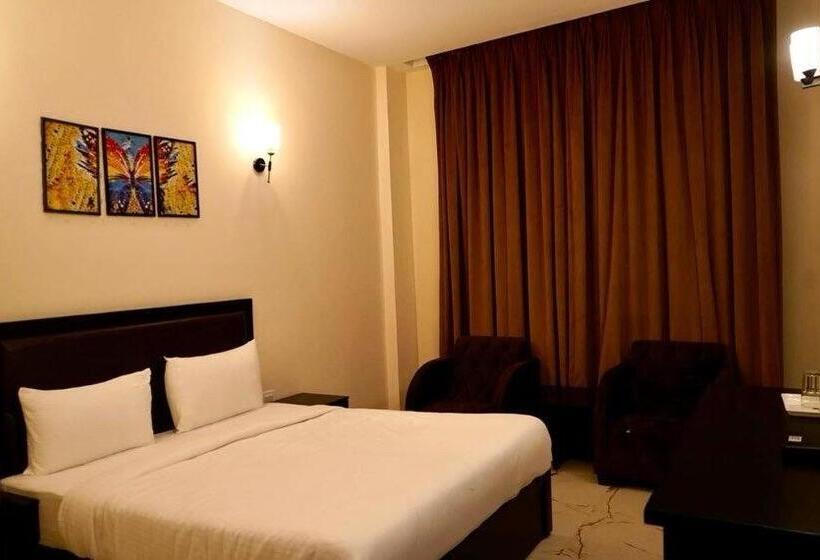 בית מלון כפרי Saluja Primeland